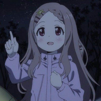 女子将带有火星的垃圾倒入垃圾桶